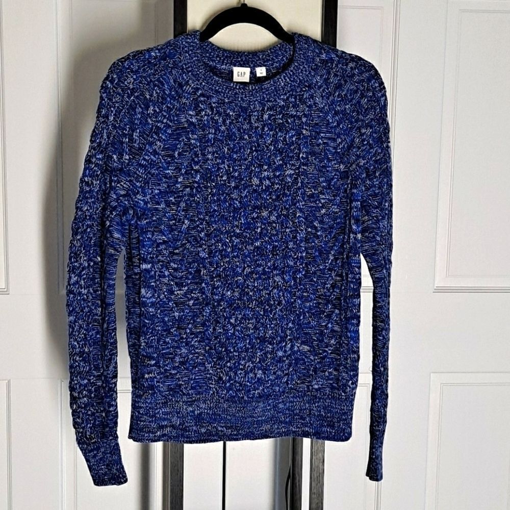 Gap Ladies pullover sweater NWOT